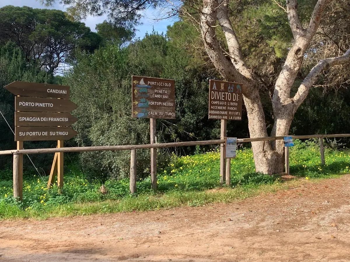 B&B Hideaway Haven Villa SantʼAnna Arresi 0*,  Ιταλία