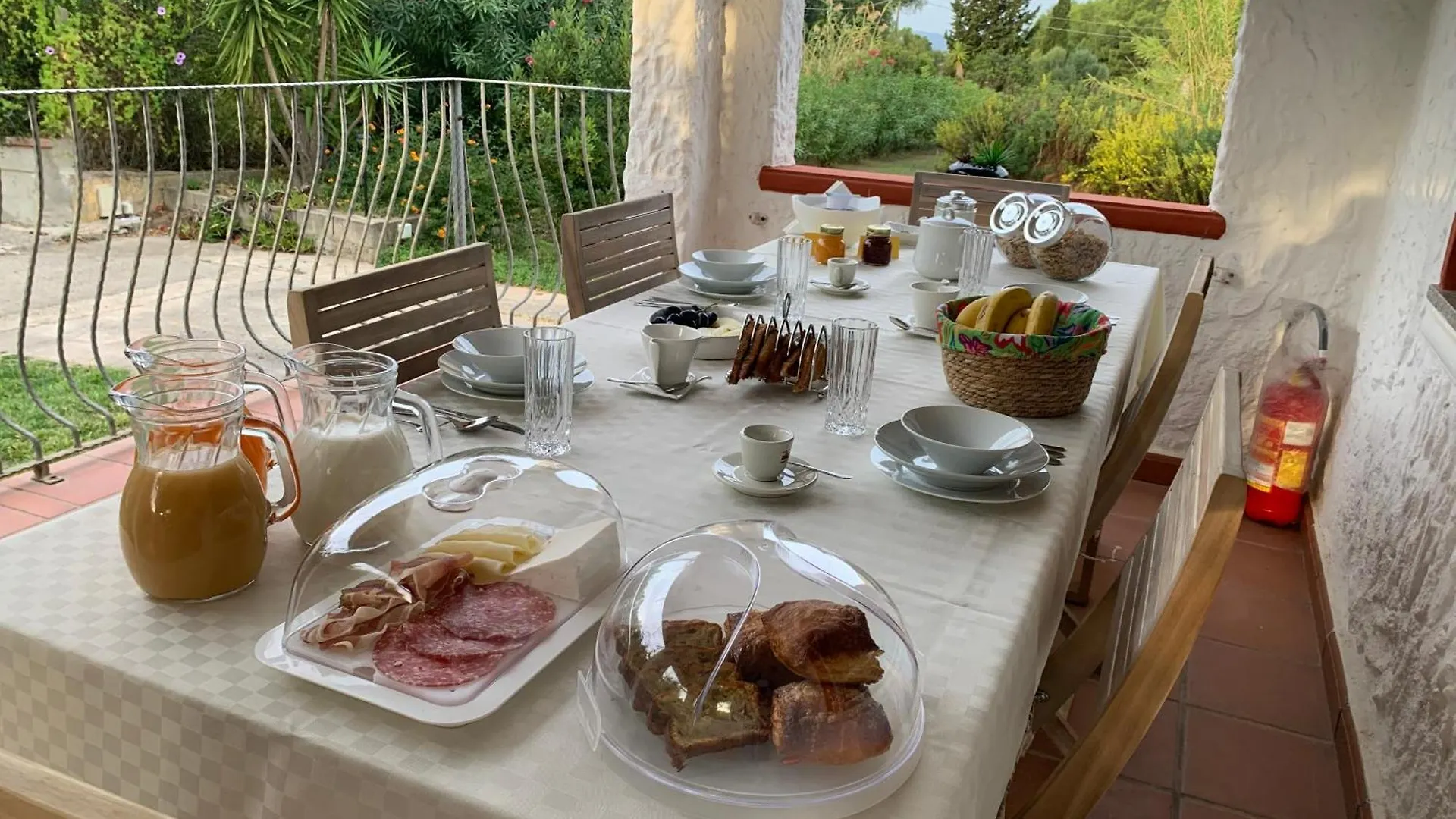 B&B Hideaway Haven Villa SantʼAnna Arresi Bed and Breakfast